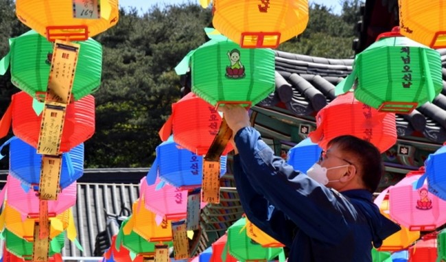 A light moment of the Vesak ceremony overseas
